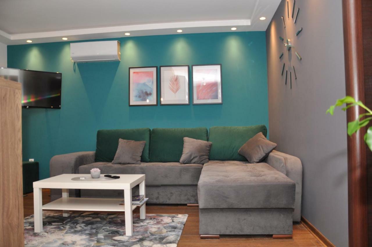 Lux Apartman Čačak エクステリア 写真